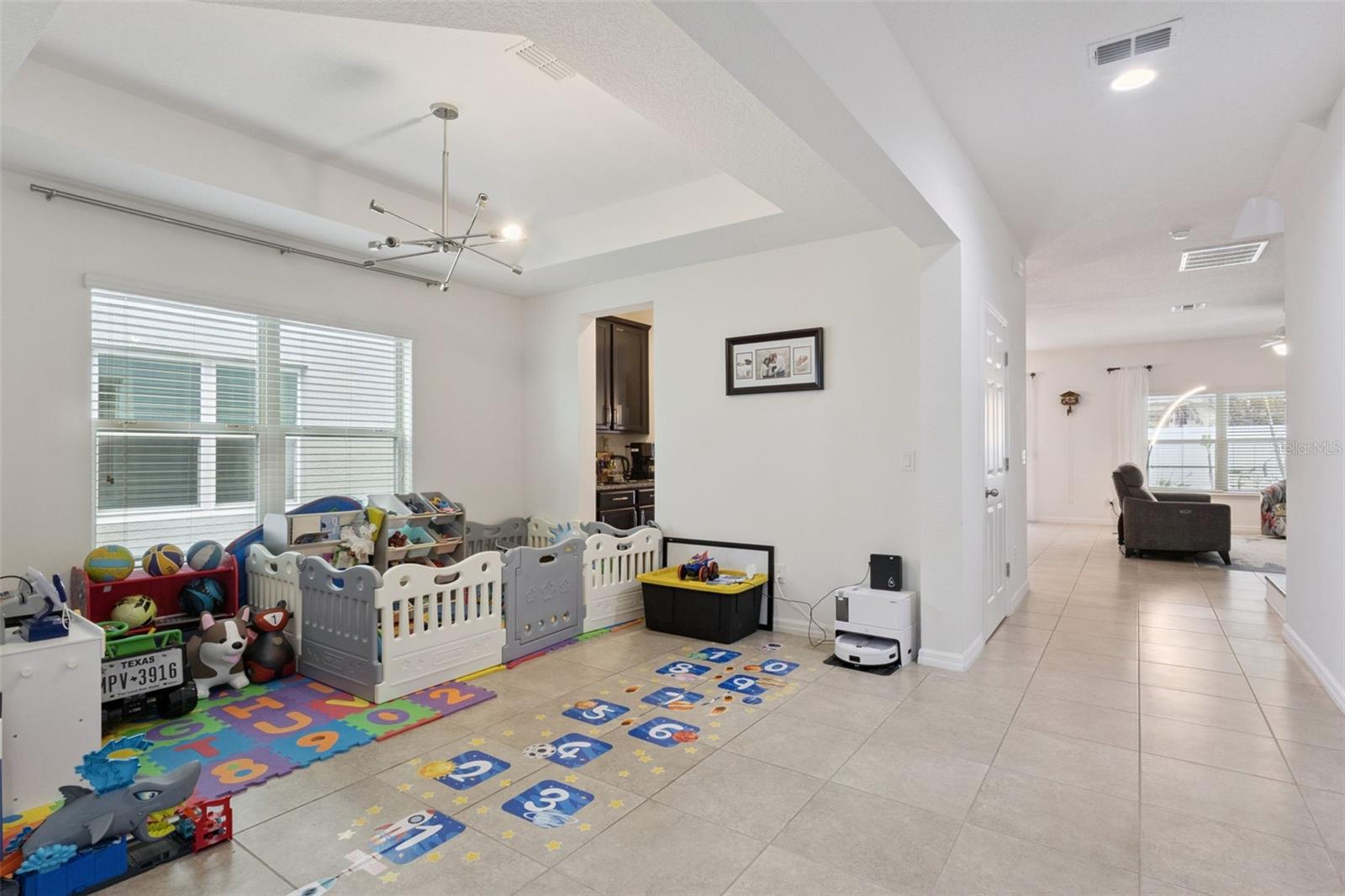 JOHNS LAKE POINTE - Residential