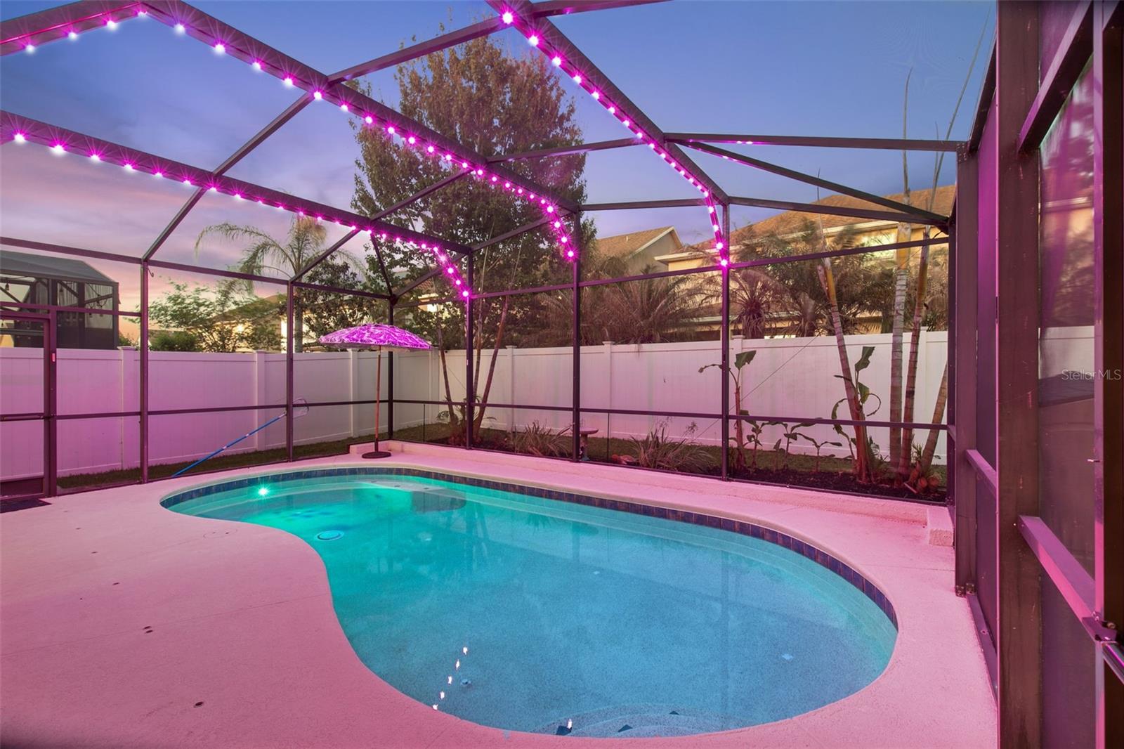 JOHNS LAKE POINTE - Residential