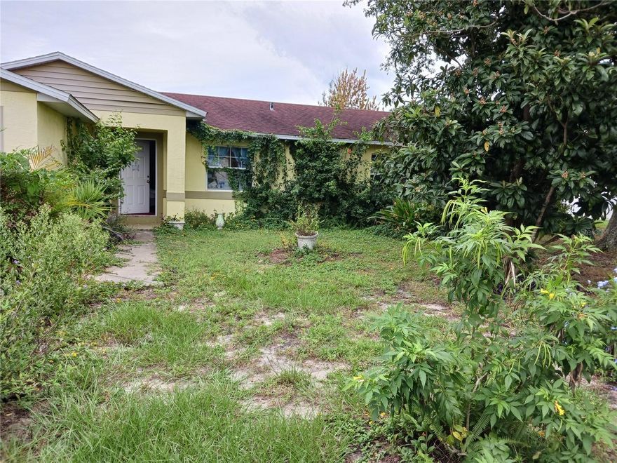 Sold As Is 3 bedroom 2 bath home with a large backyard No HOA Fees  bring Your trucks, Boat, RV  .This home is in a great location close to all Major highways .Minutes  to Clermont . With just a TLC Your going to have a great home