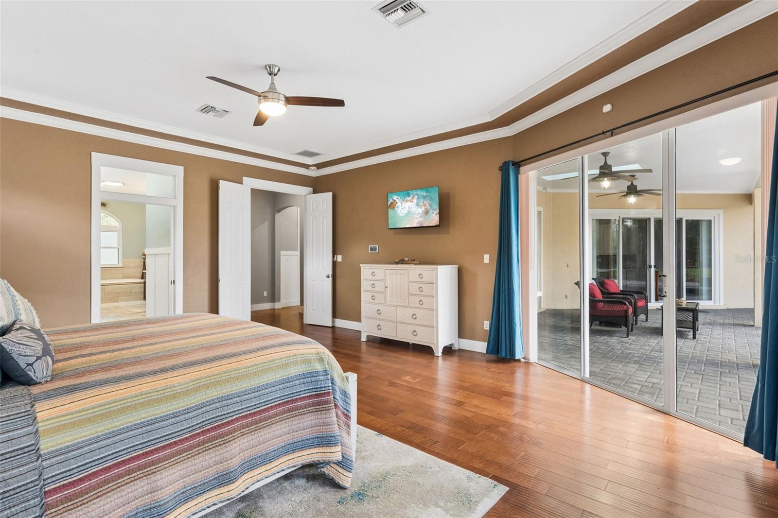 EAGLES CROSSING - Residential