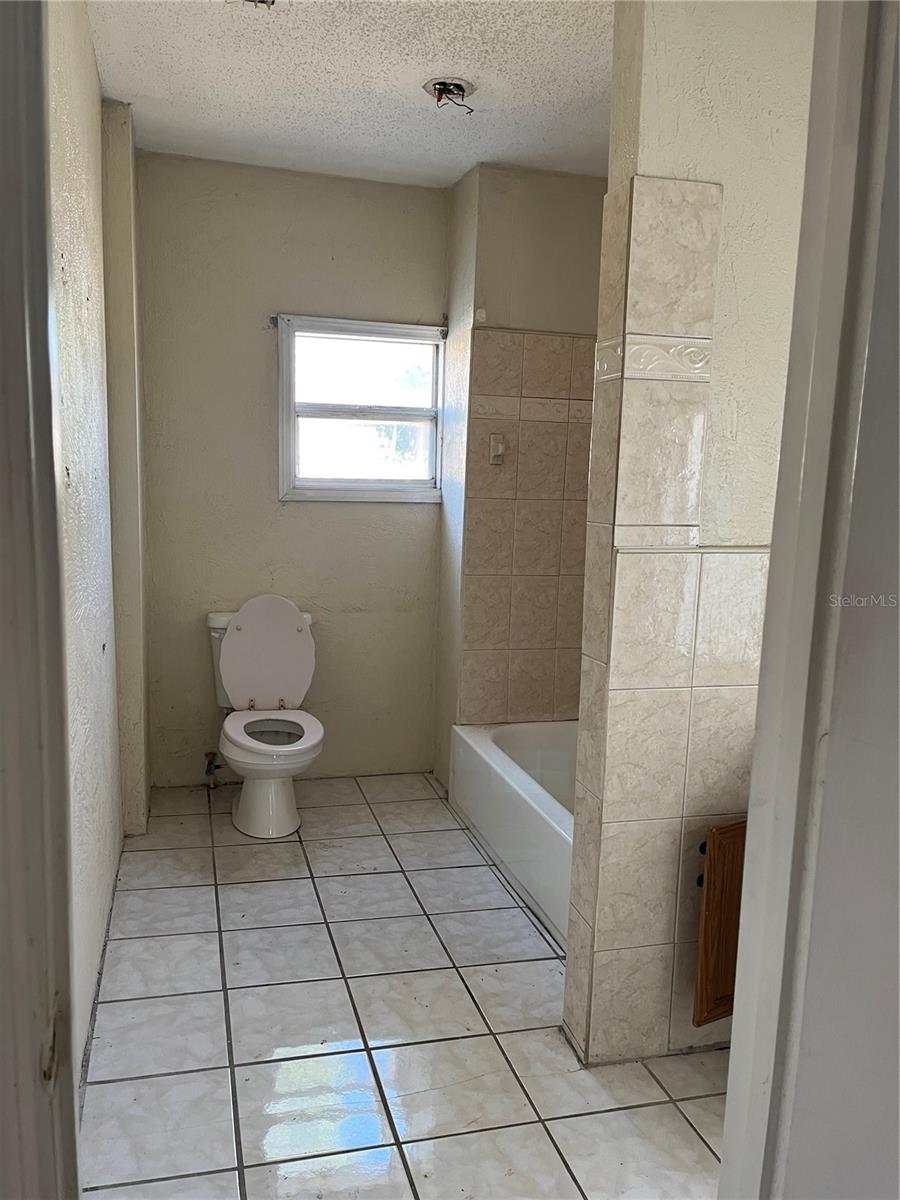 BACK BAY MANOR 3 - Residential