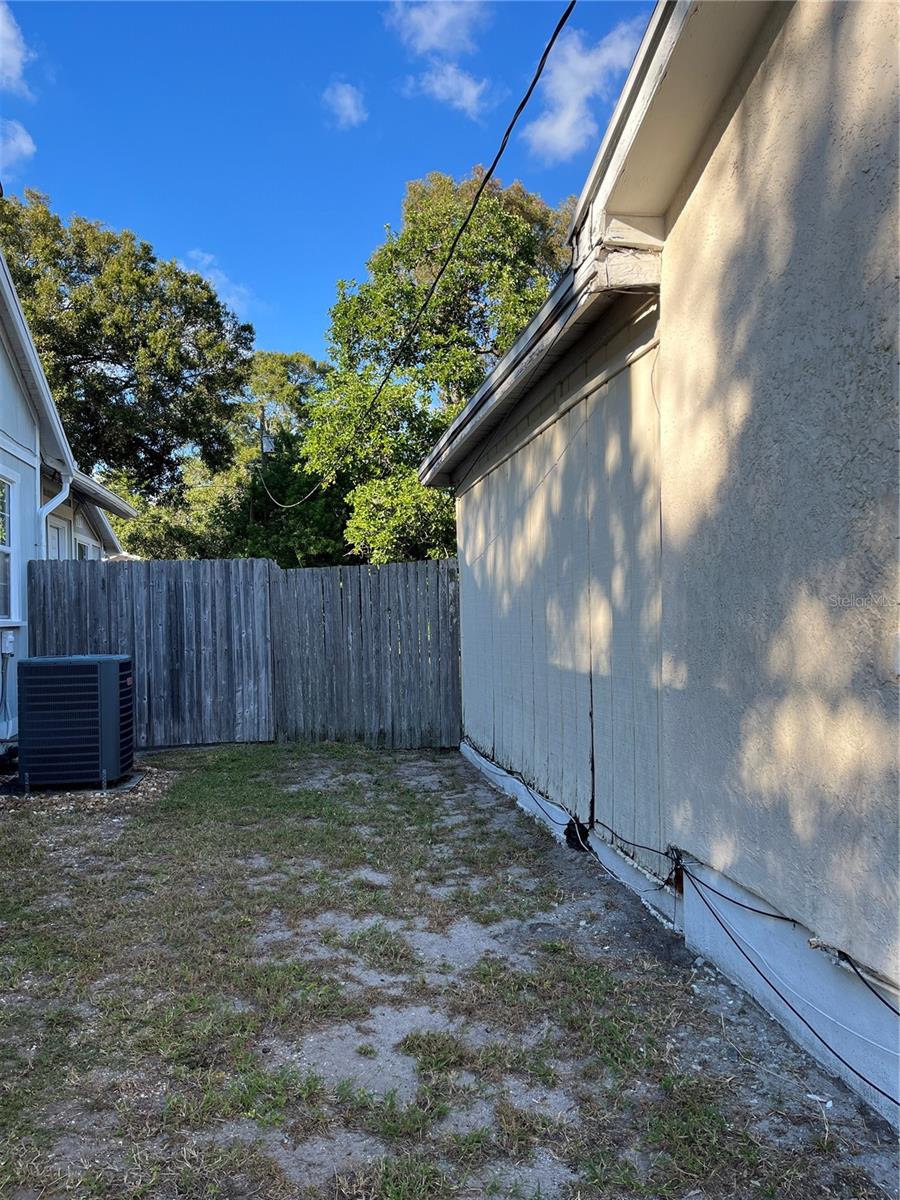 BACK BAY MANOR 3 - Residential