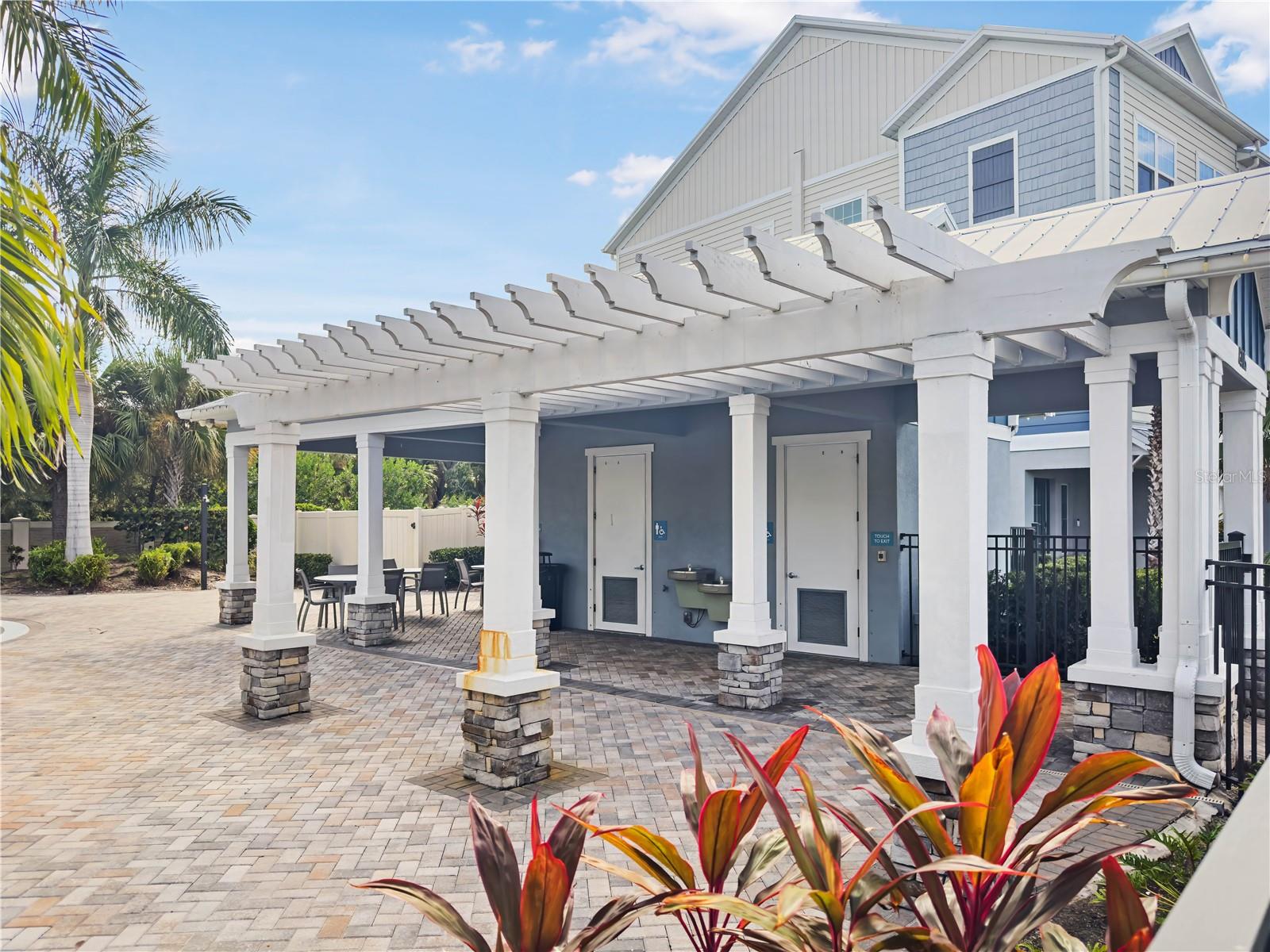 COVE/ROCKY POINT - Residential Lease