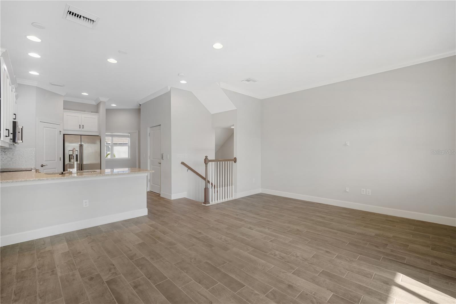 COVE/ROCKY POINT - Residential Lease