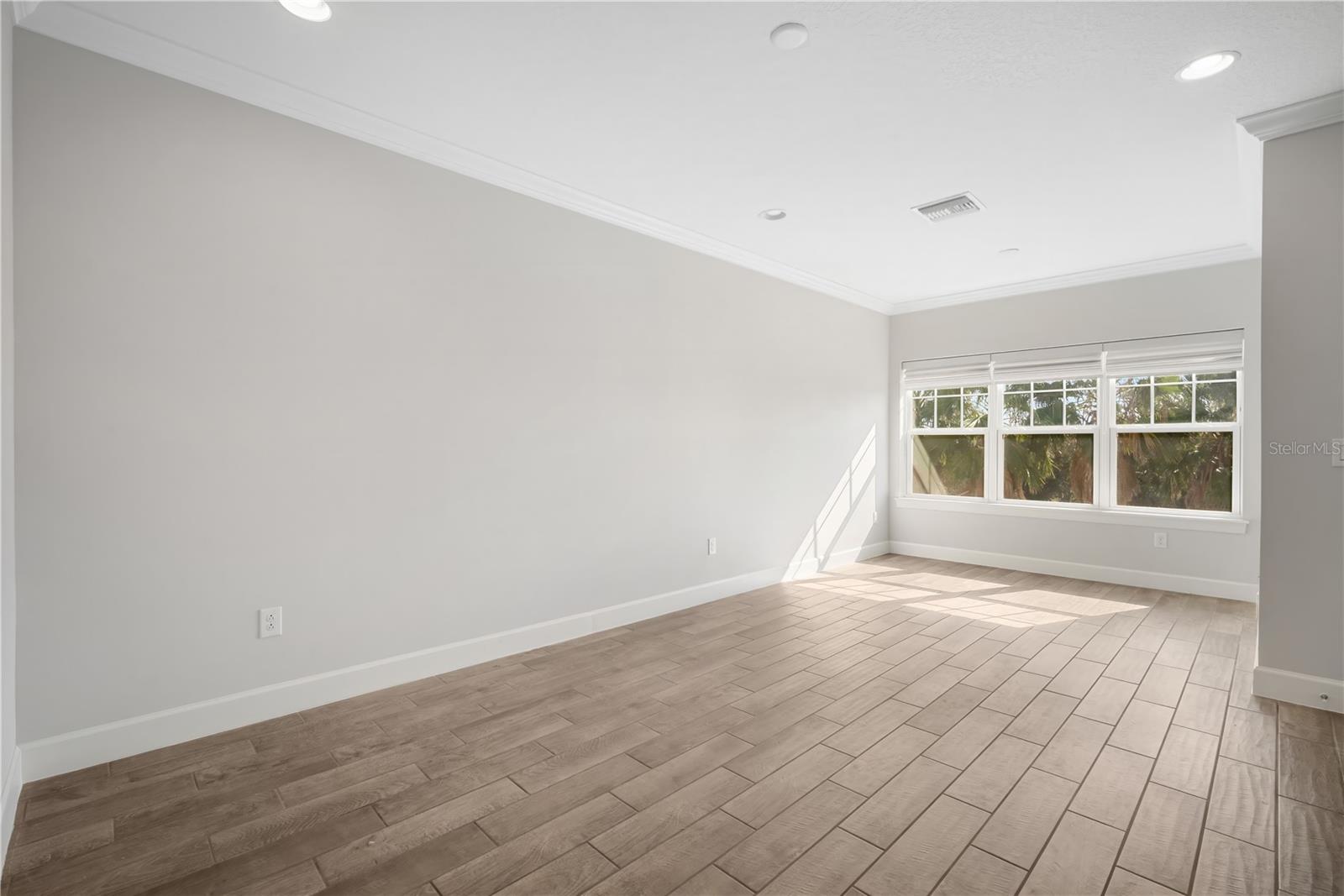 COVE/ROCKY POINT - Residential Lease