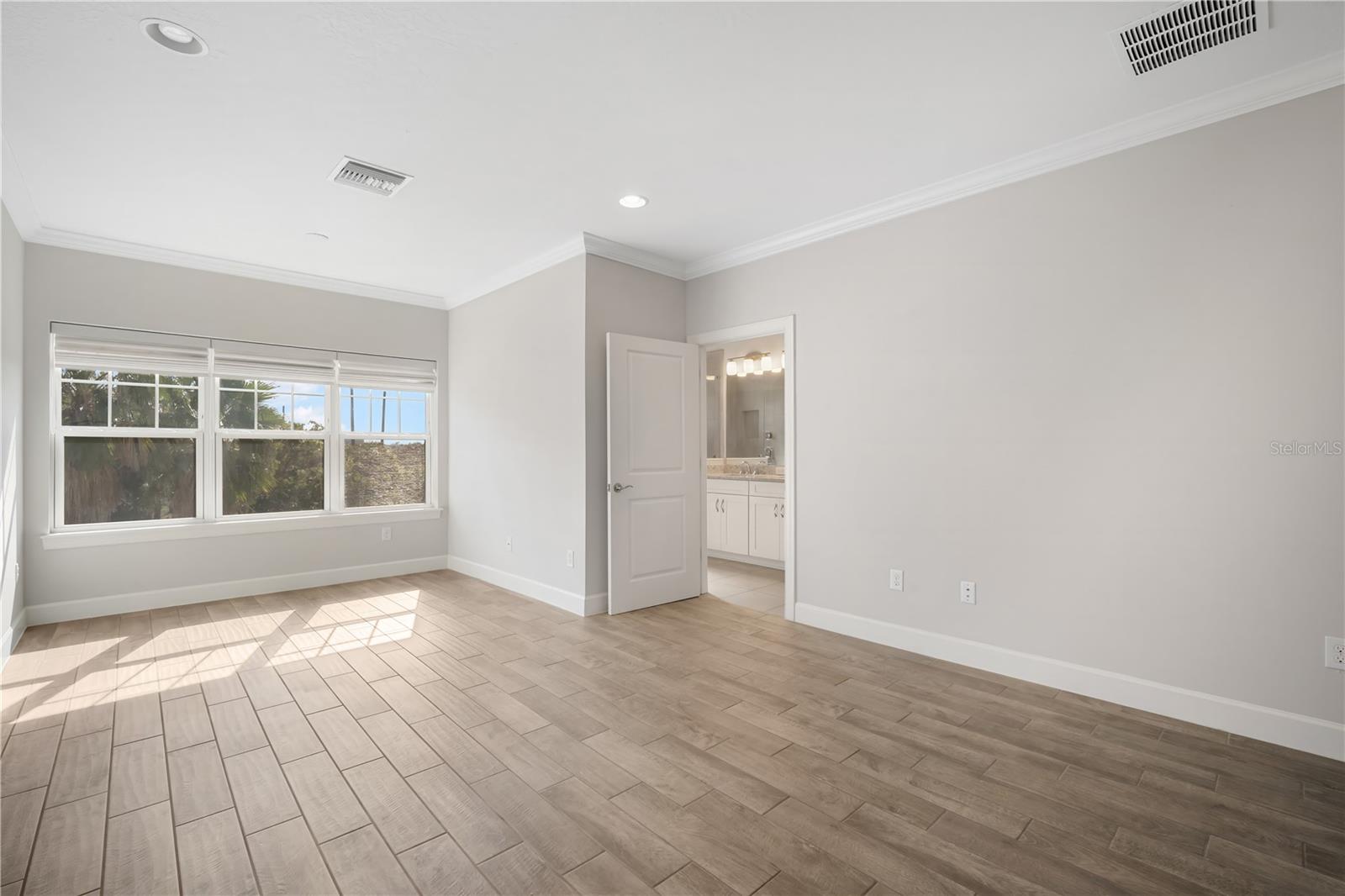 COVE/ROCKY POINT - Residential Lease