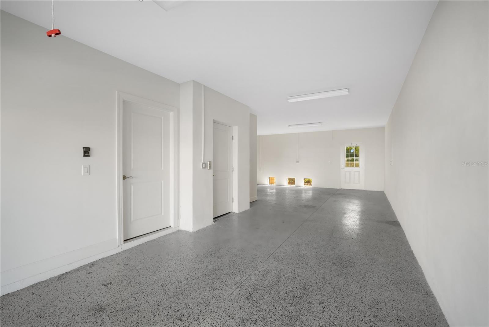 COVE/ROCKY POINT - Residential Lease