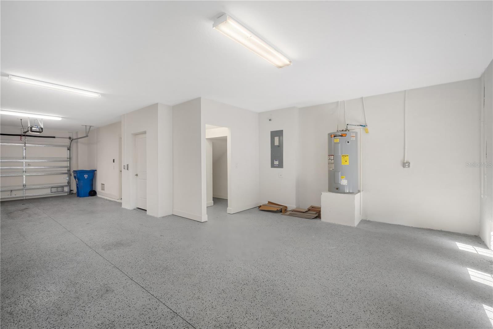 COVE/ROCKY POINT - Residential Lease