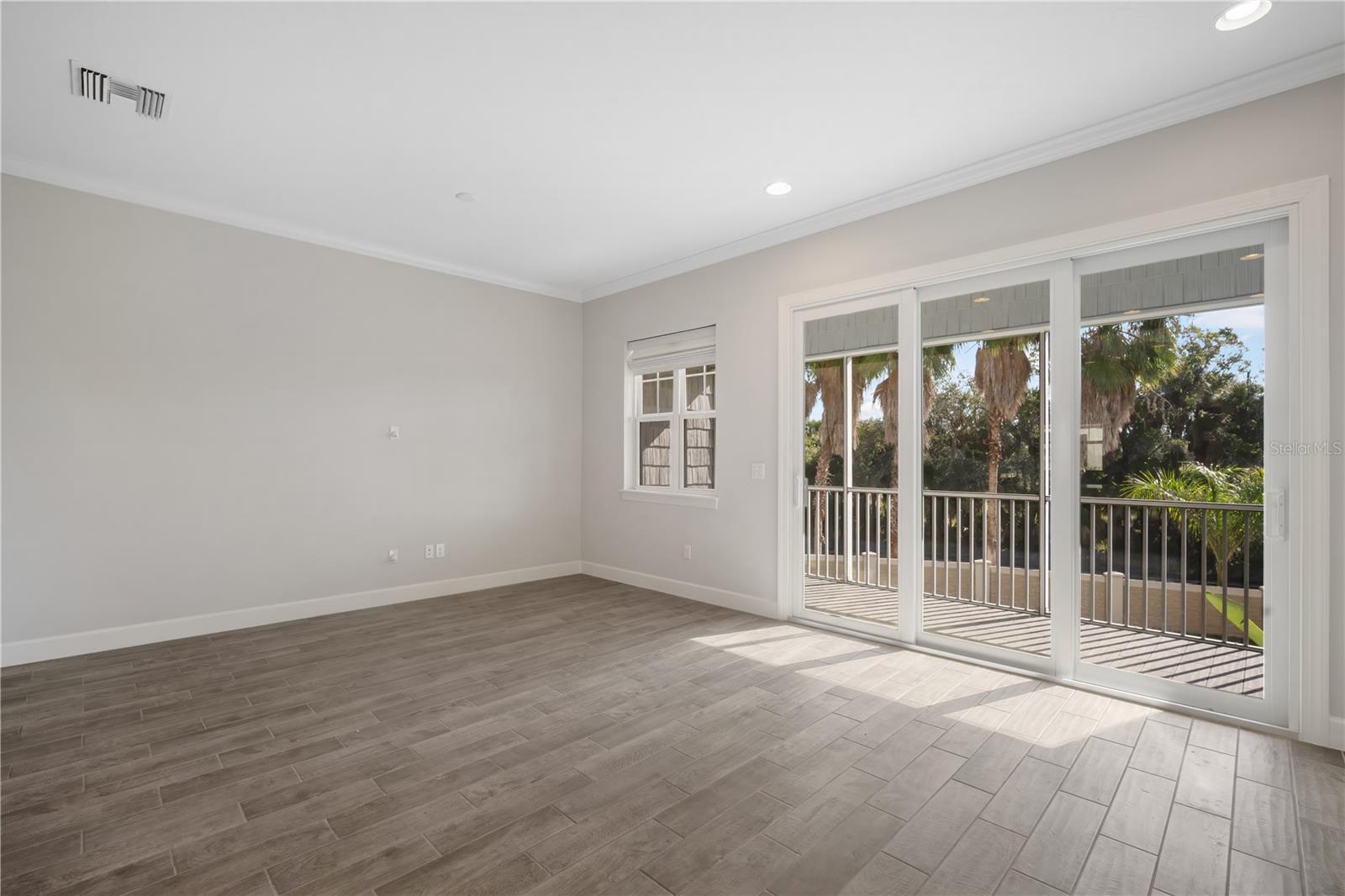 COVE/ROCKY POINT - Residential Lease