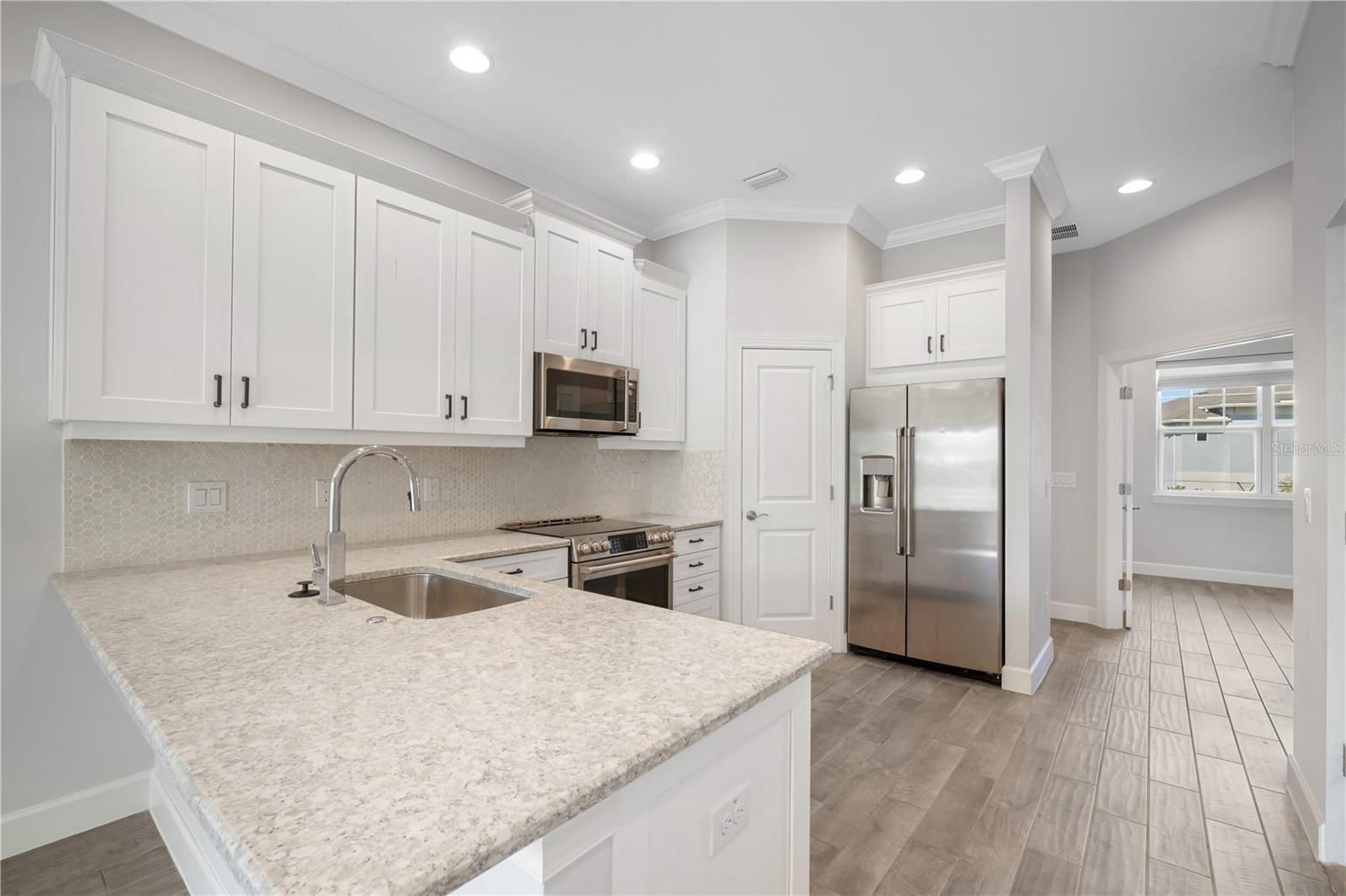 COVE/ROCKY POINT - Residential Lease