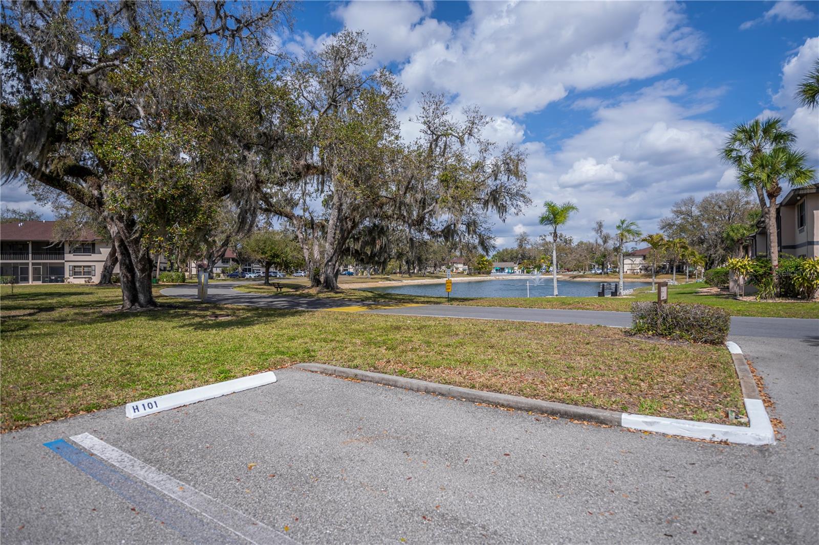 OAKS 03 - Residential