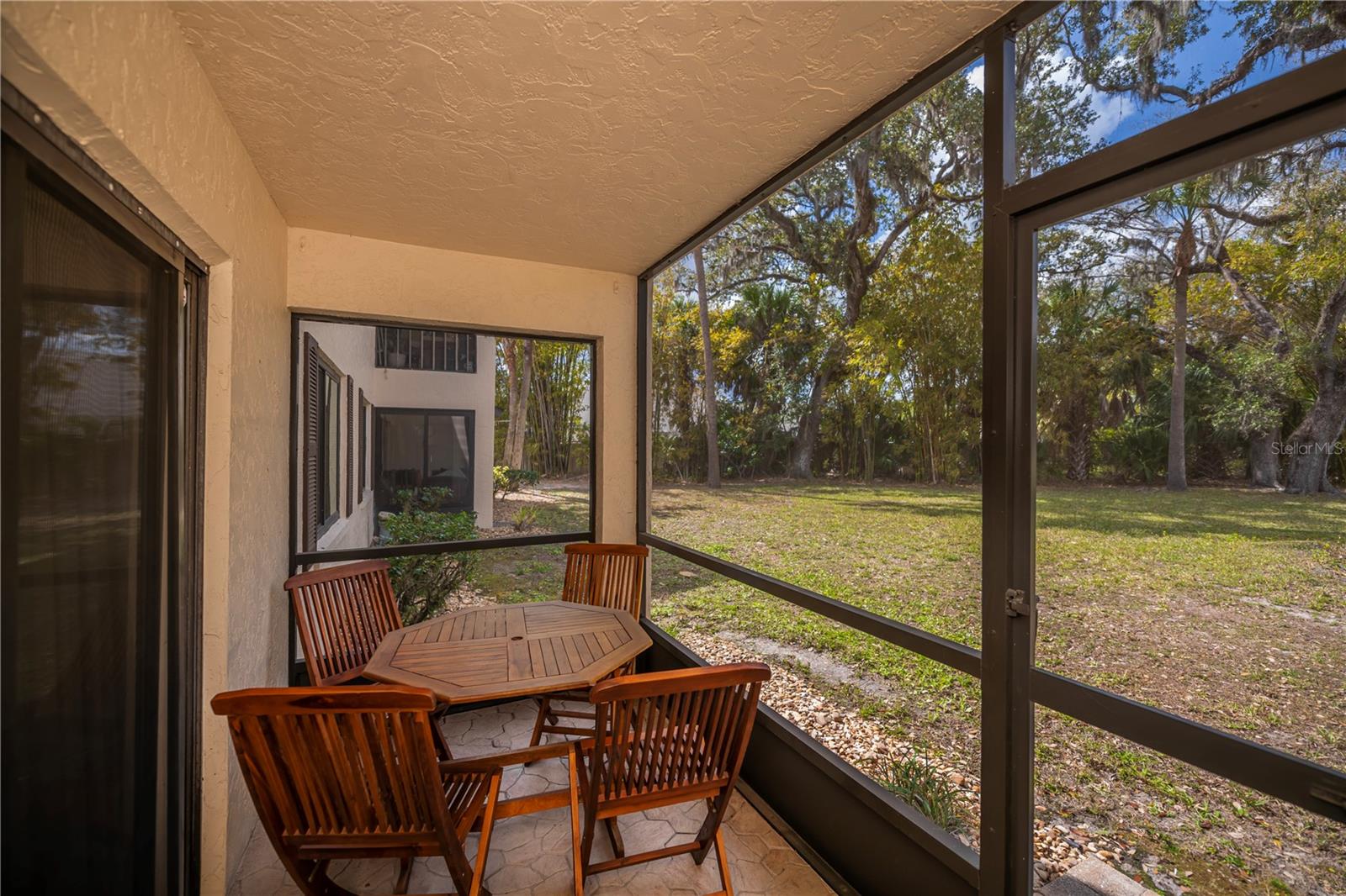 OAKS 03 - Residential