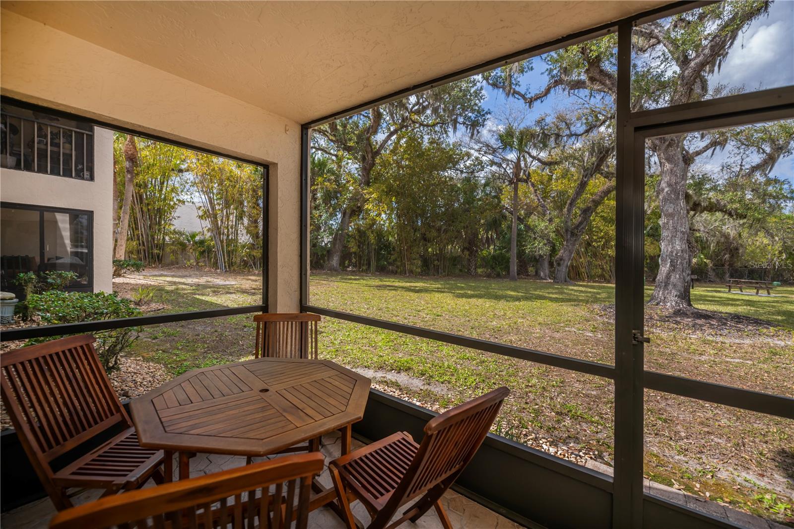 OAKS 03 - Residential