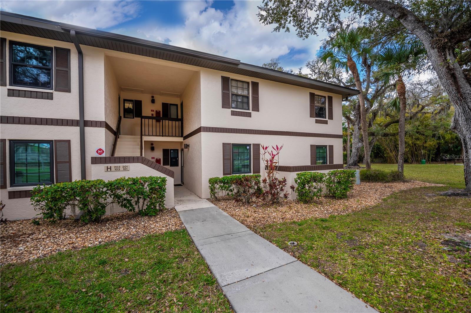 OAKS 03 - Residential