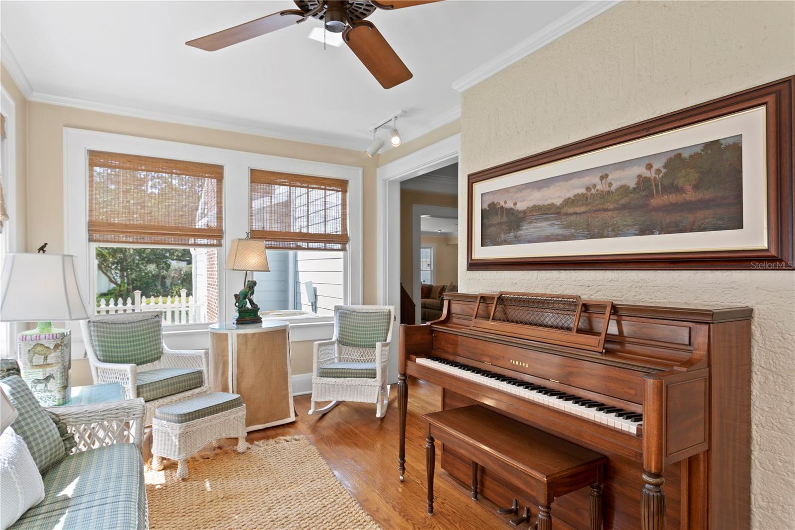 NEW SUBURB BEAUTIFUL - Residential