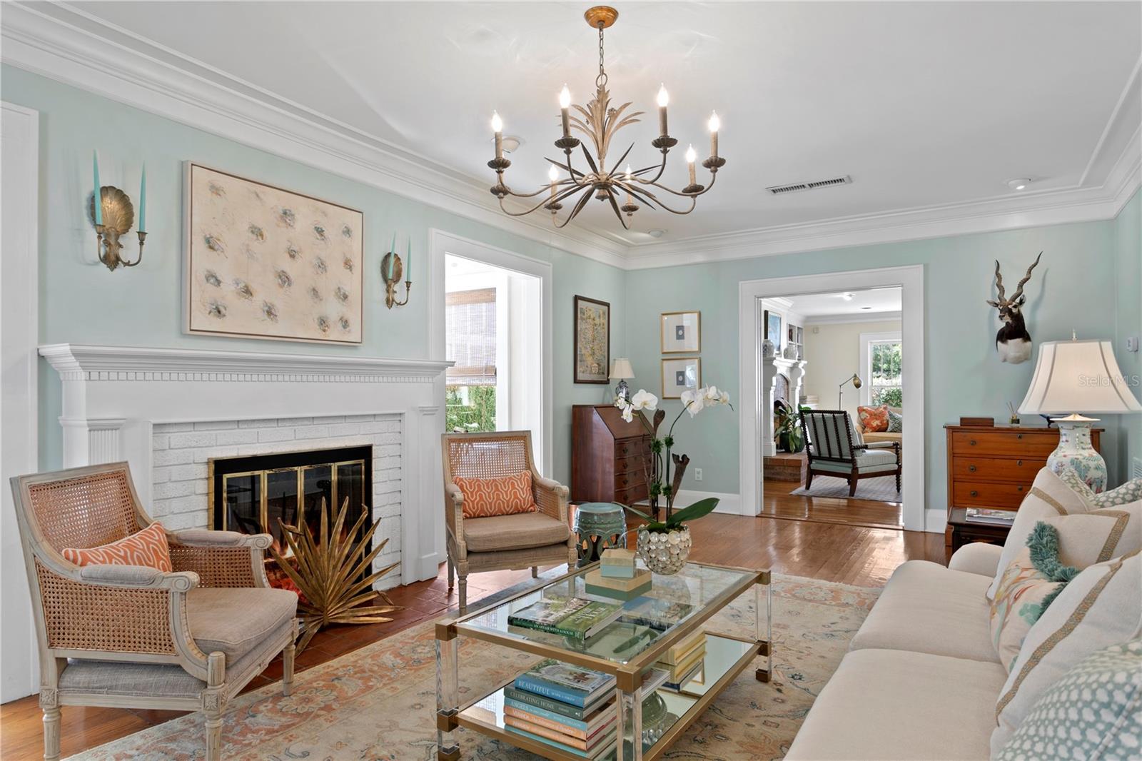 NEW SUBURB BEAUTIFUL - Residential