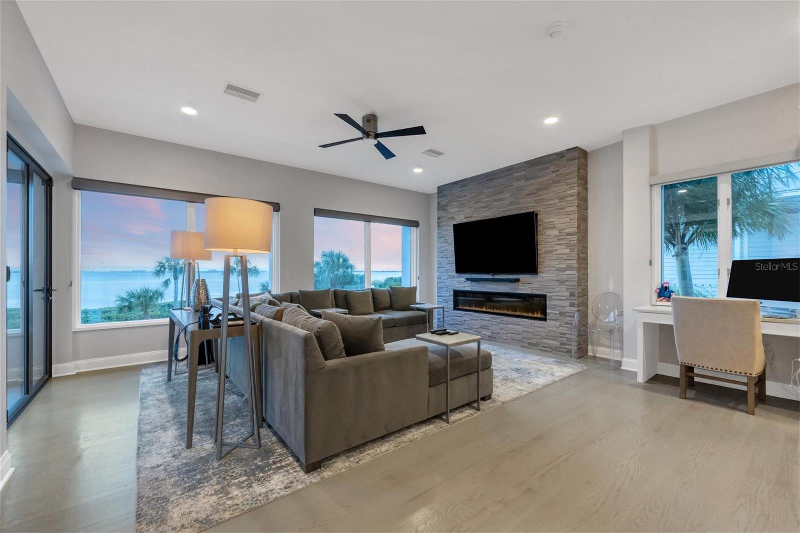 ESPLANADE ON THE BAY - Residential