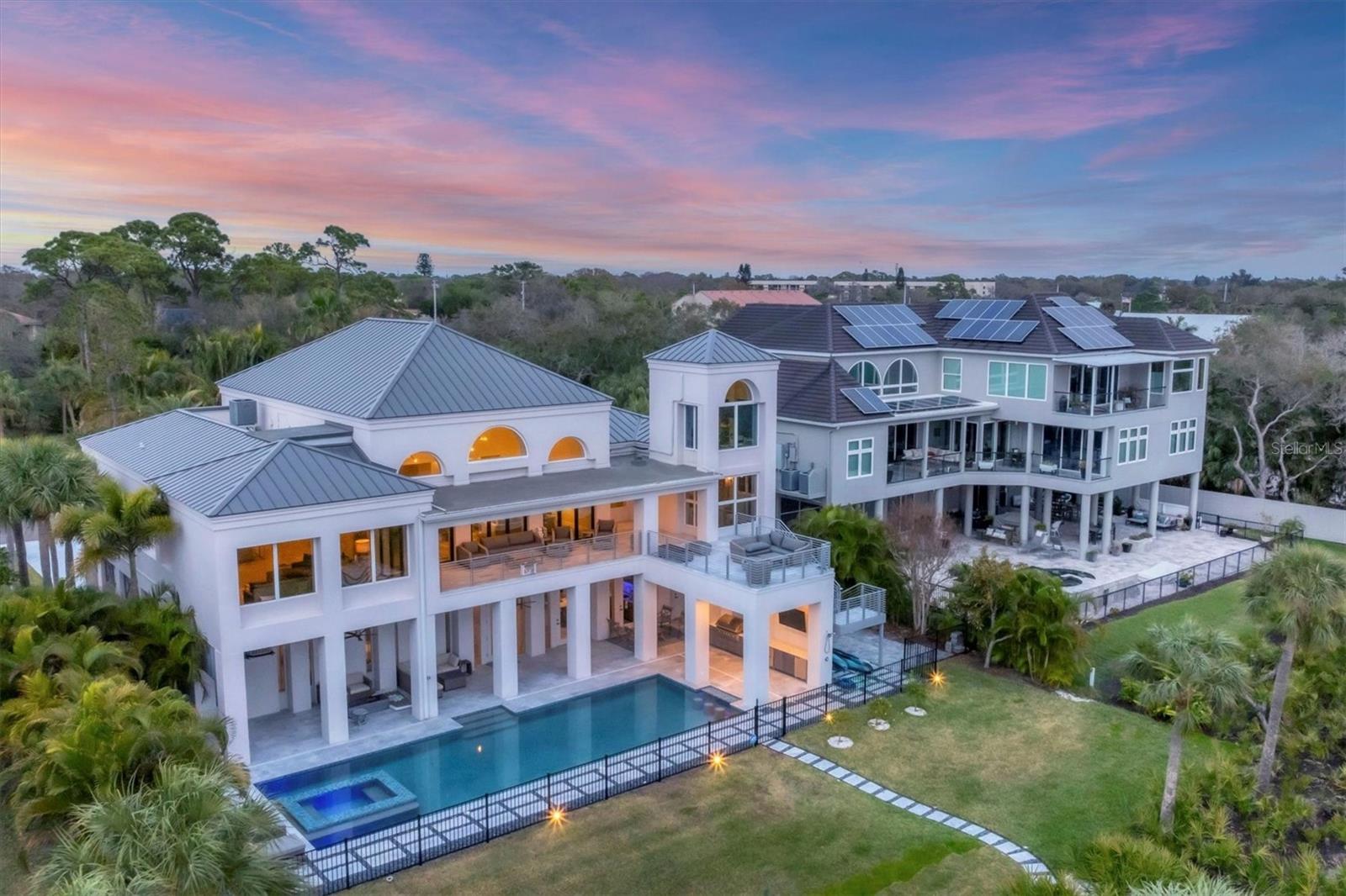 ESPLANADE ON THE BAY - Residential