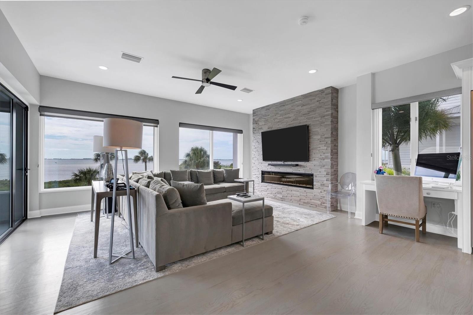 ESPLANADE ON THE BAY - Residential