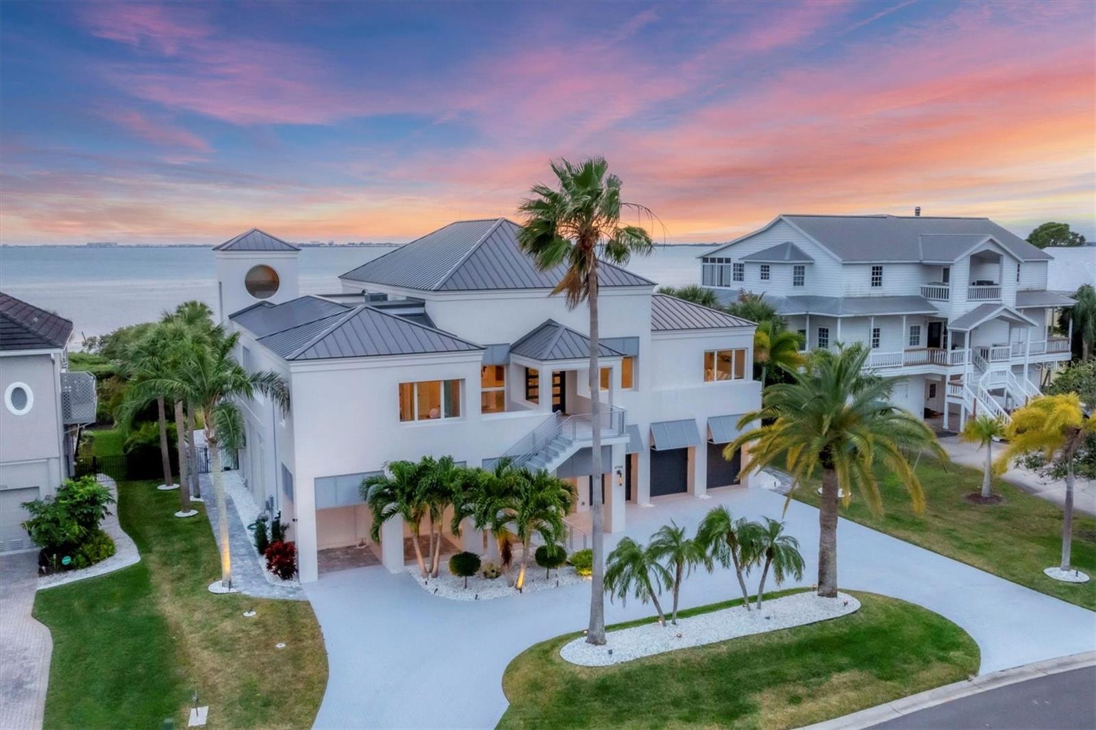 ESPLANADE ON THE BAY - Residential