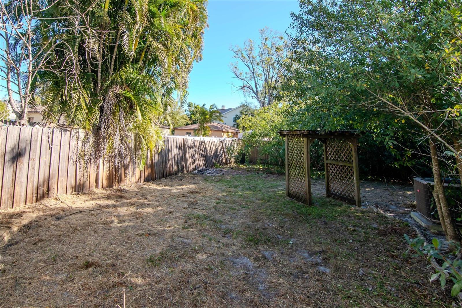 MEADOWLAWN - Residential