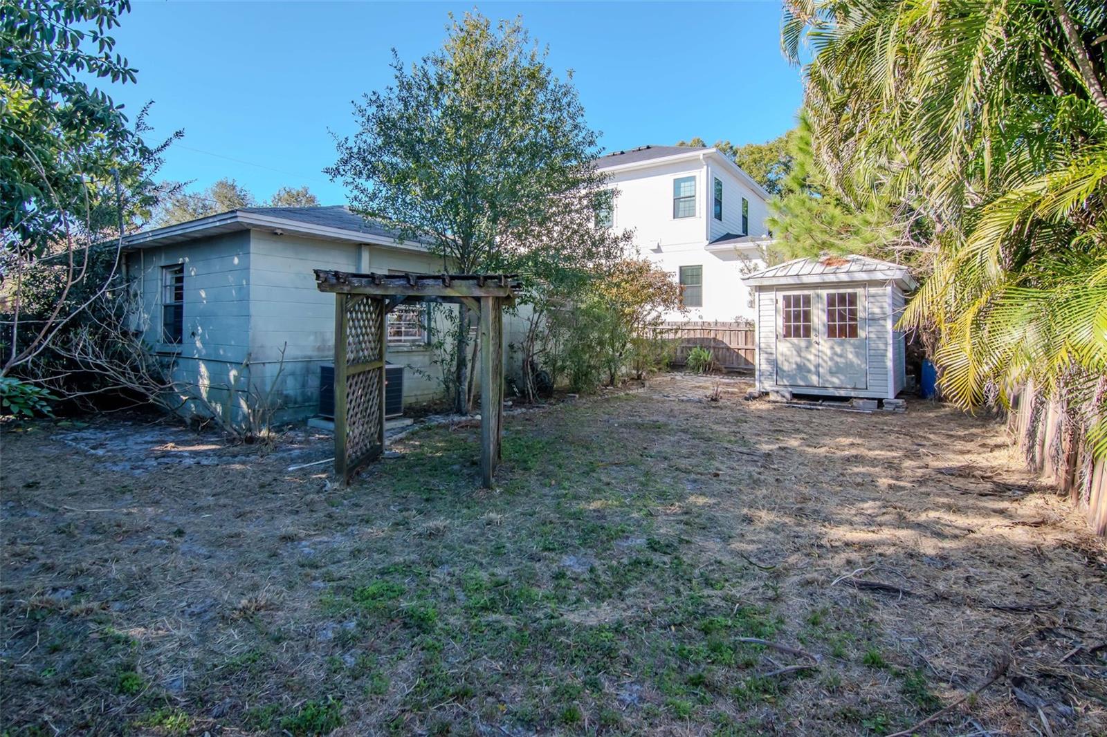 MEADOWLAWN - Residential