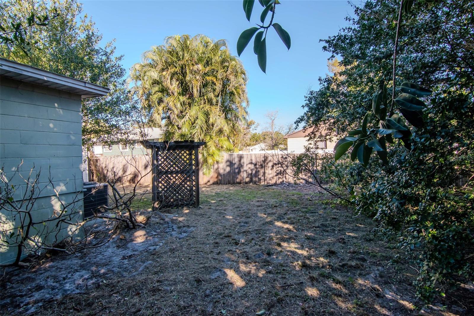 MEADOWLAWN - Residential