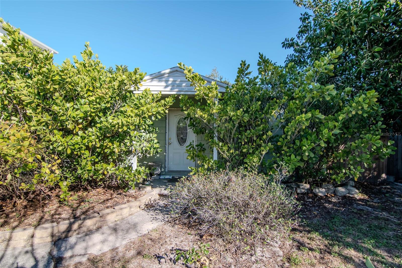 MEADOWLAWN - Residential