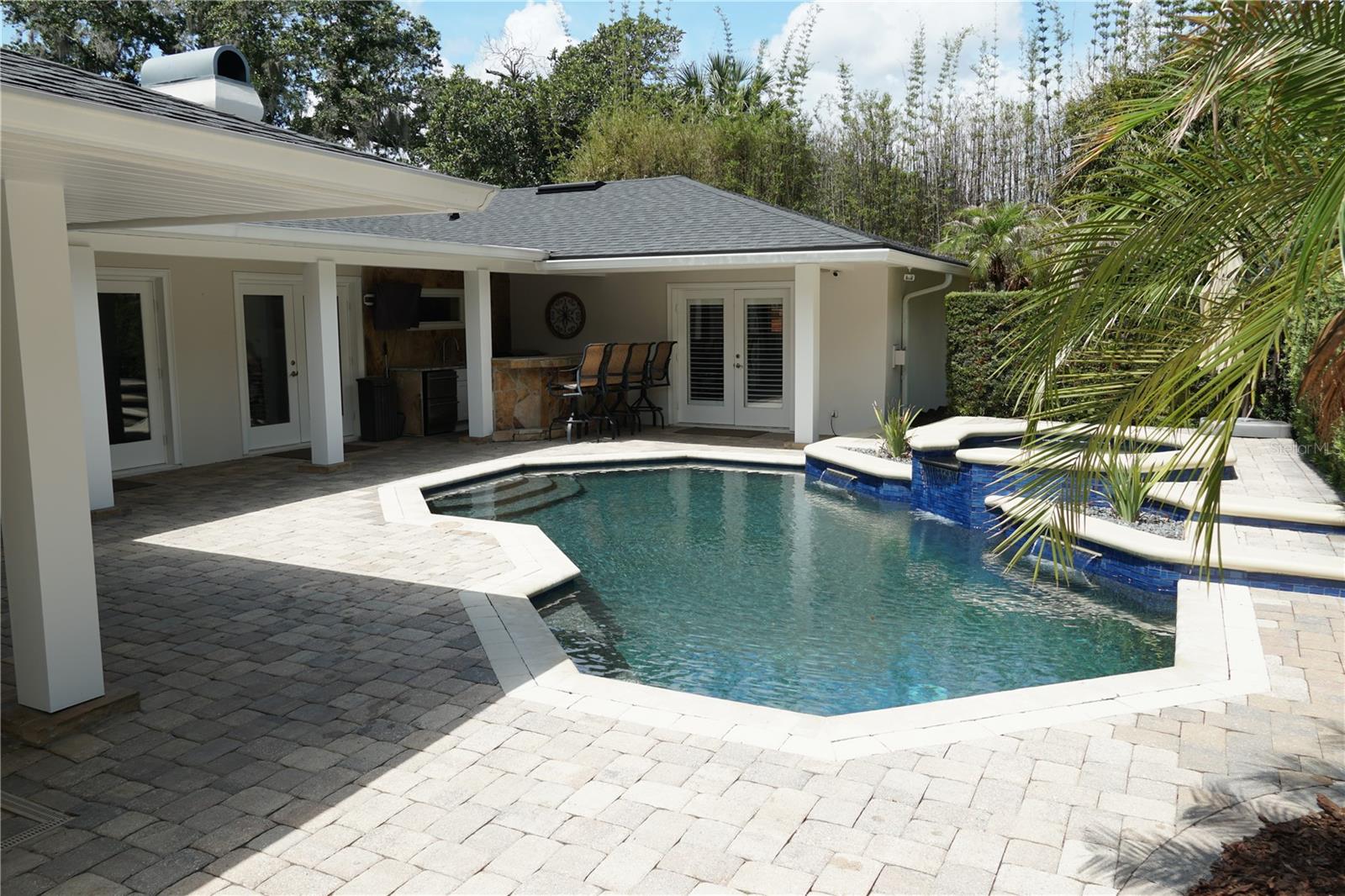 BEL AIR HILLS - Residential