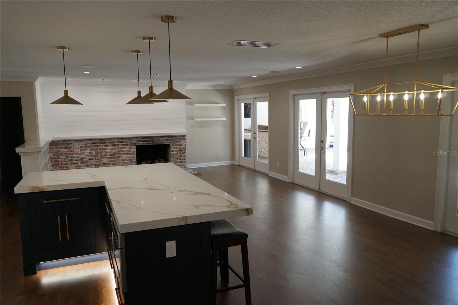 BEL AIR HILLS - Residential