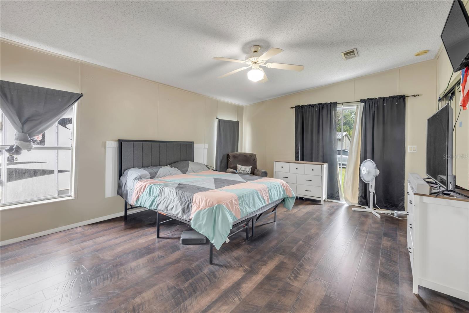 SOUTH WATERFRONT PARK - Residential