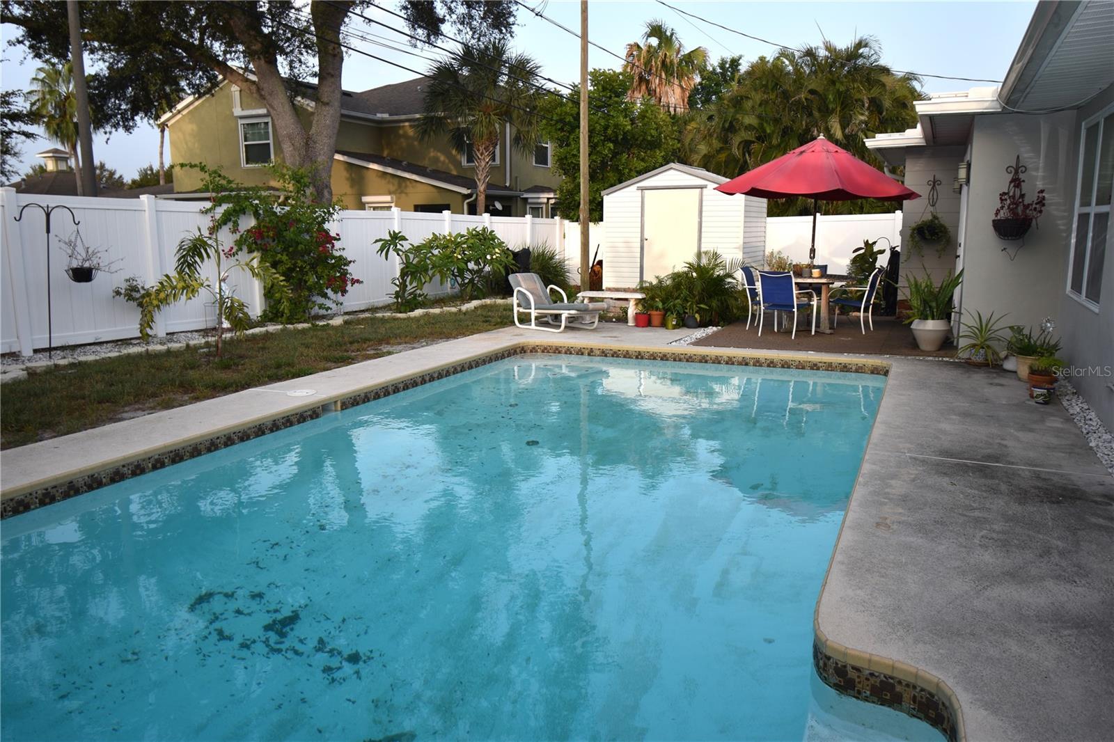 ESQUIRE MANOR - Residential