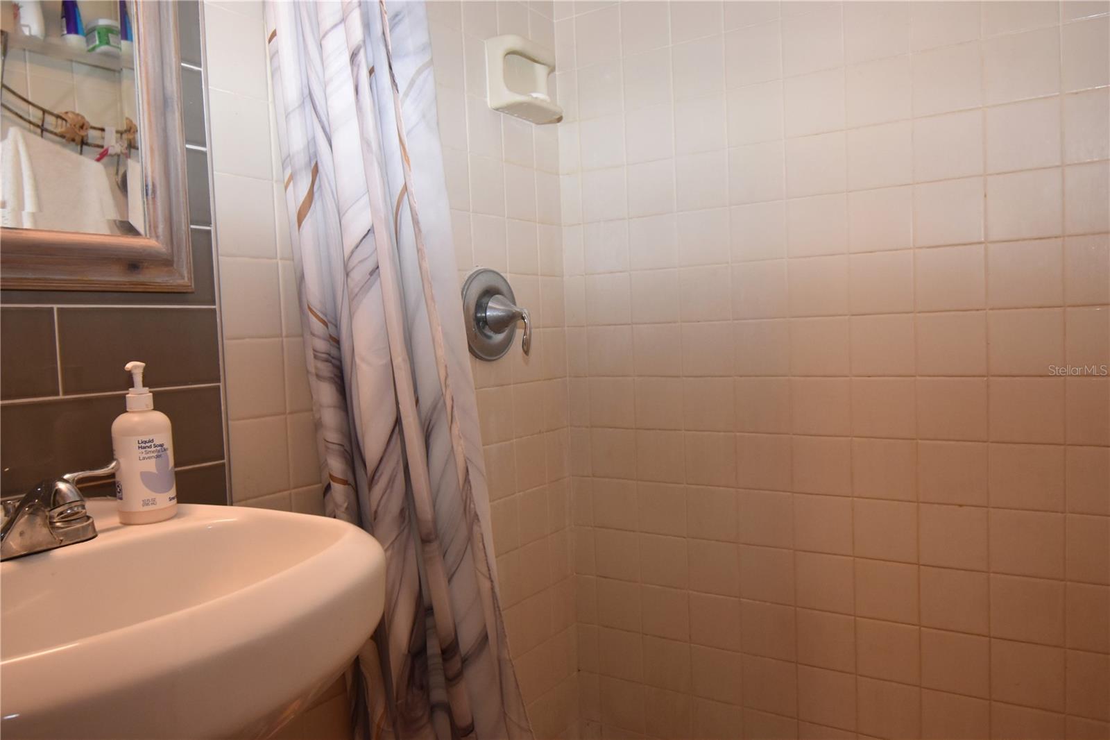 ESQUIRE MANOR - Residential