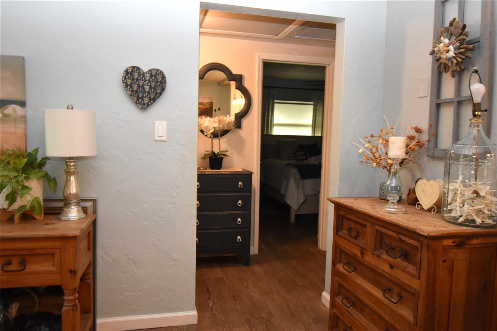 ESQUIRE MANOR - Residential