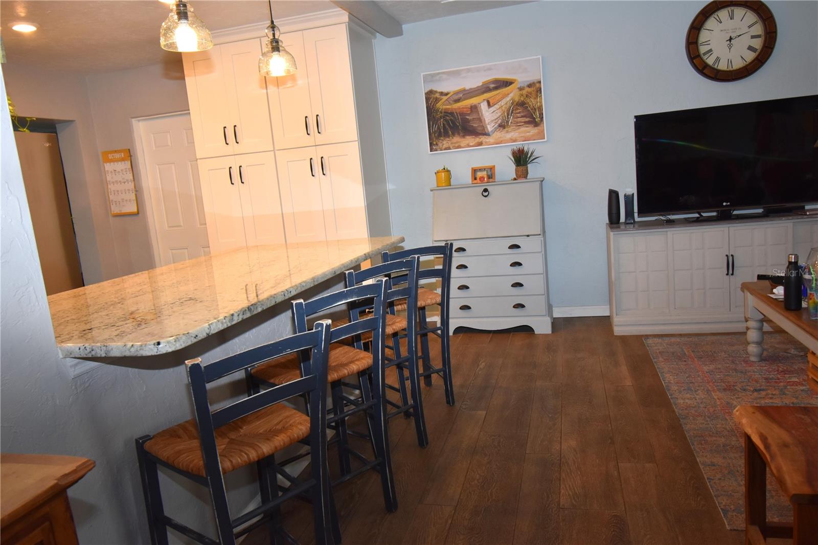 ESQUIRE MANOR - Residential