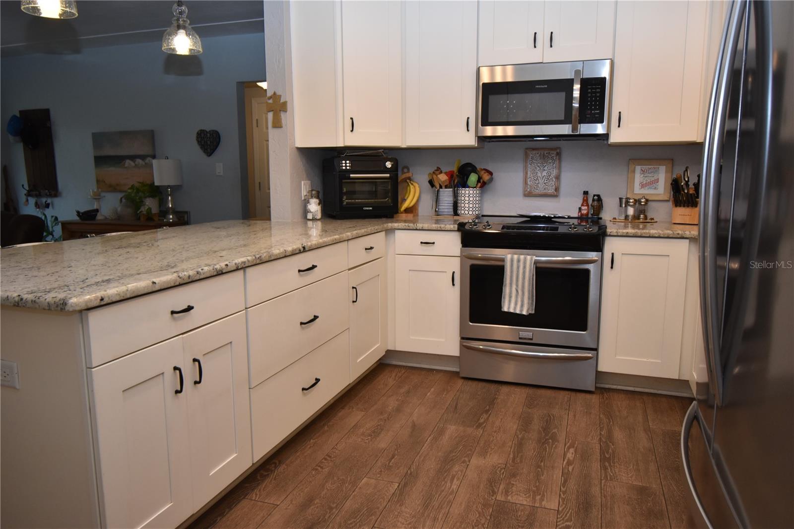 ESQUIRE MANOR - Residential