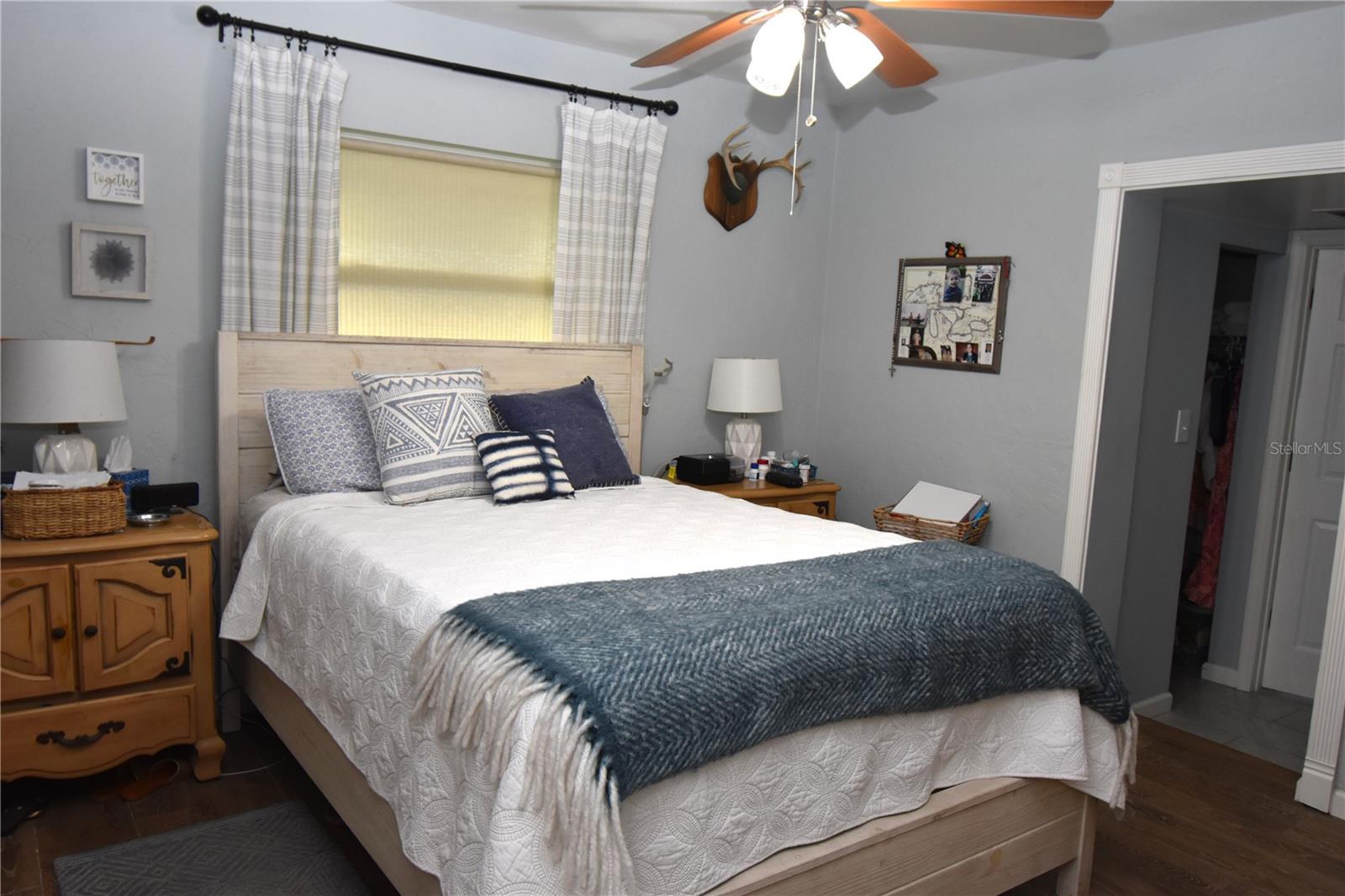 ESQUIRE MANOR - Residential