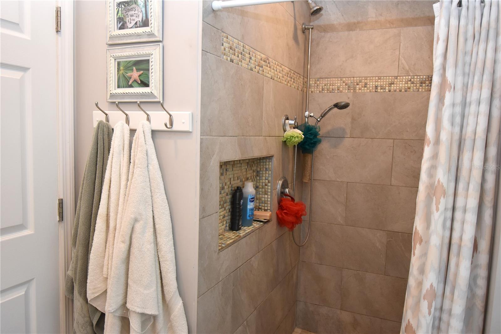 ESQUIRE MANOR - Residential