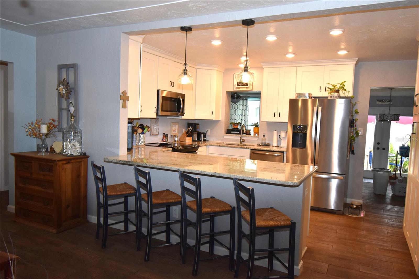 ESQUIRE MANOR - Residential