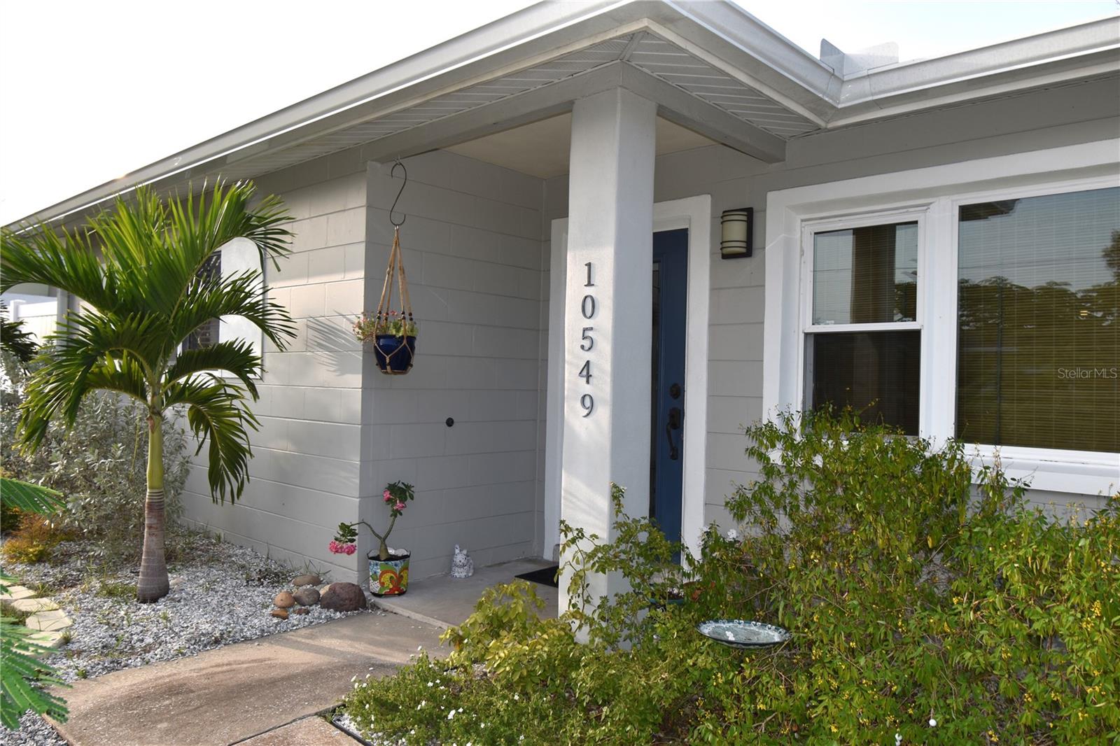 ESQUIRE MANOR - Residential