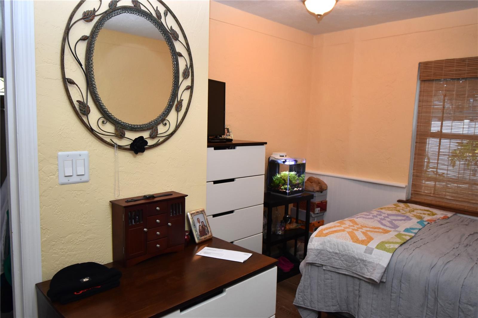 ESQUIRE MANOR - Residential