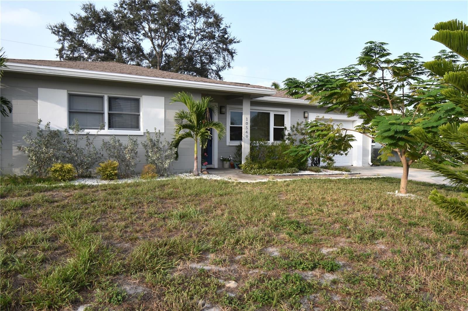 ESQUIRE MANOR - Residential