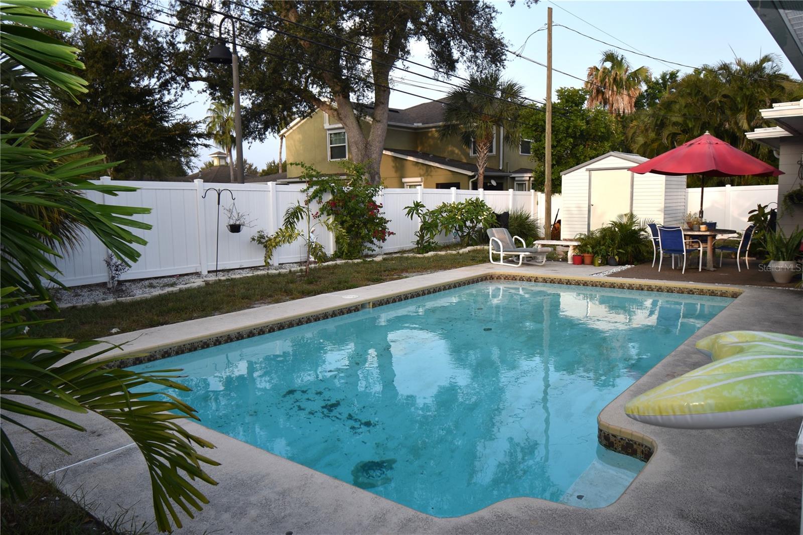 ESQUIRE MANOR - Residential