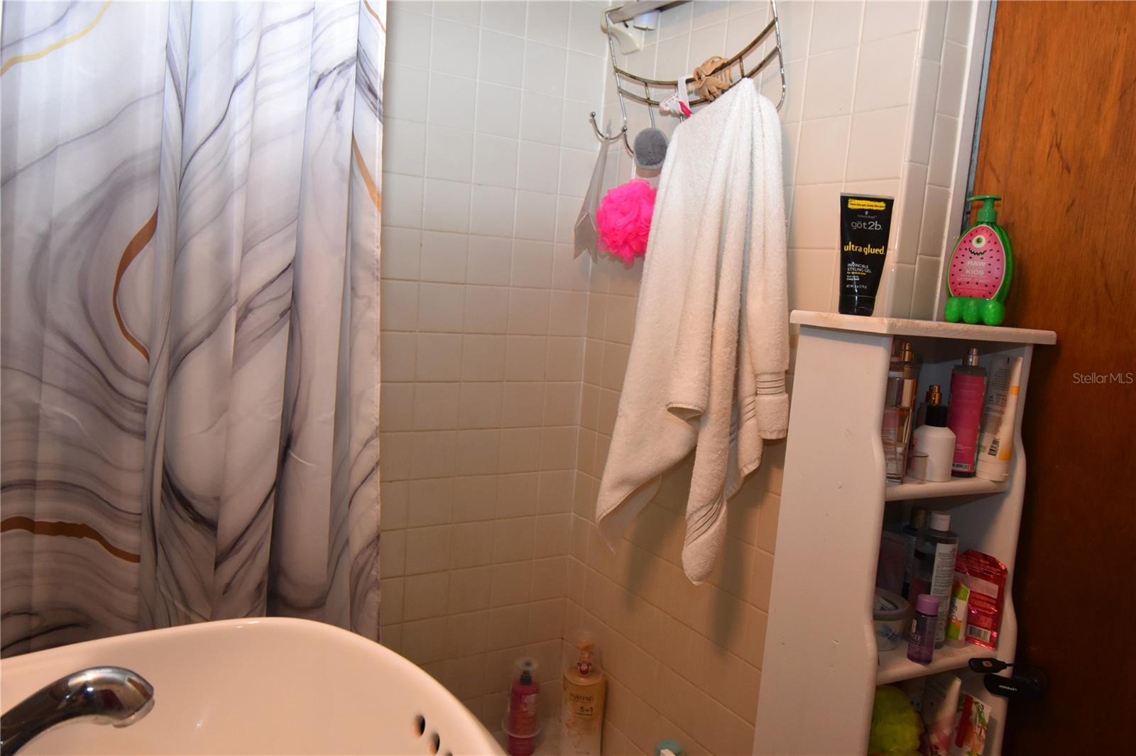 ESQUIRE MANOR - Residential