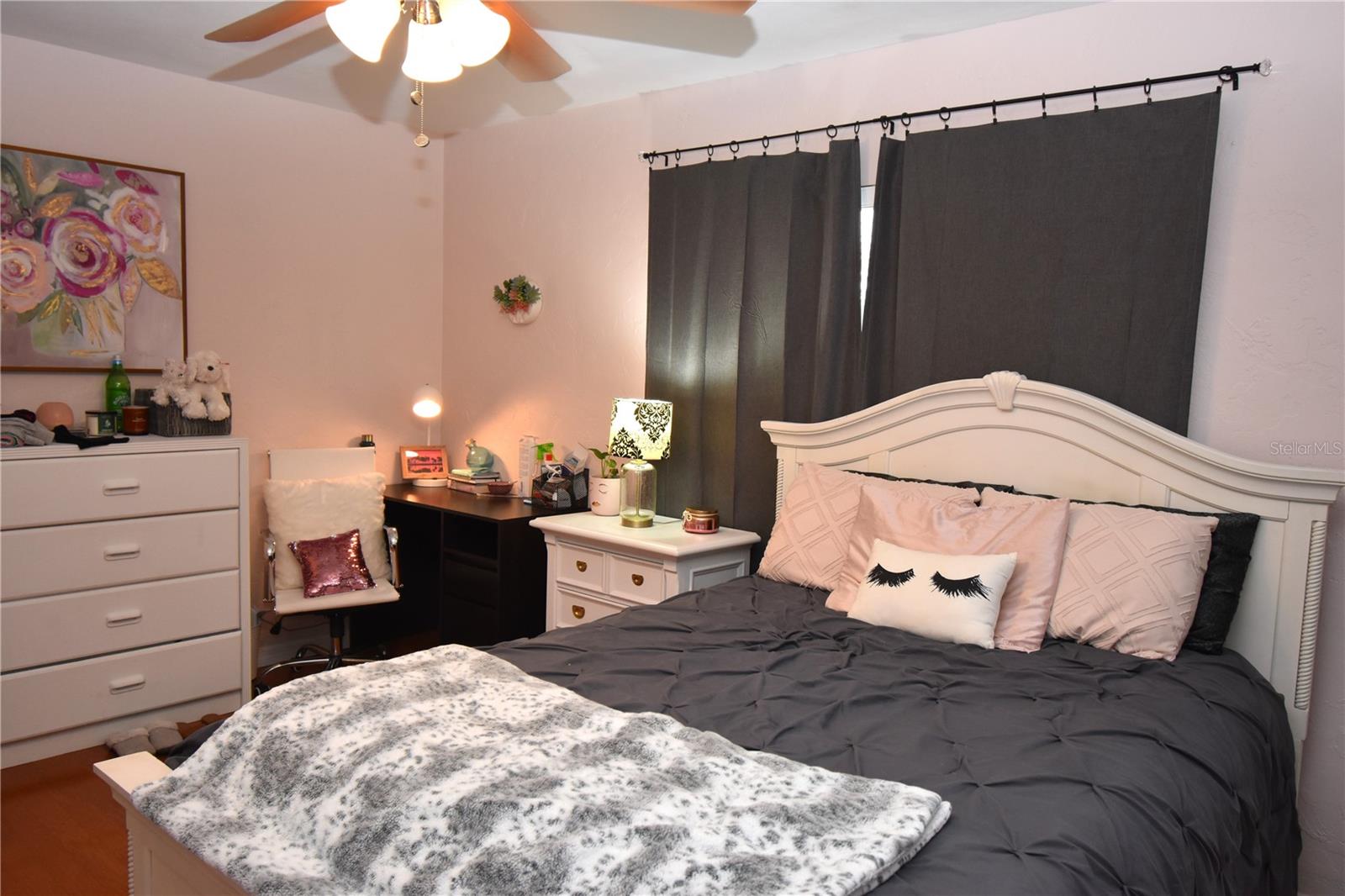 ESQUIRE MANOR - Residential