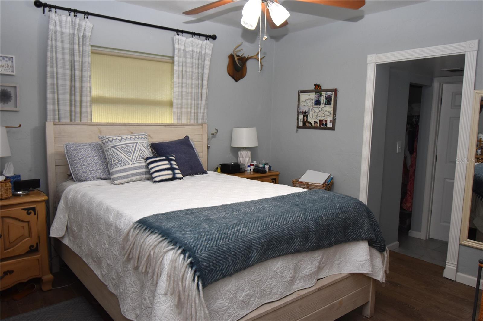 ESQUIRE MANOR - Residential