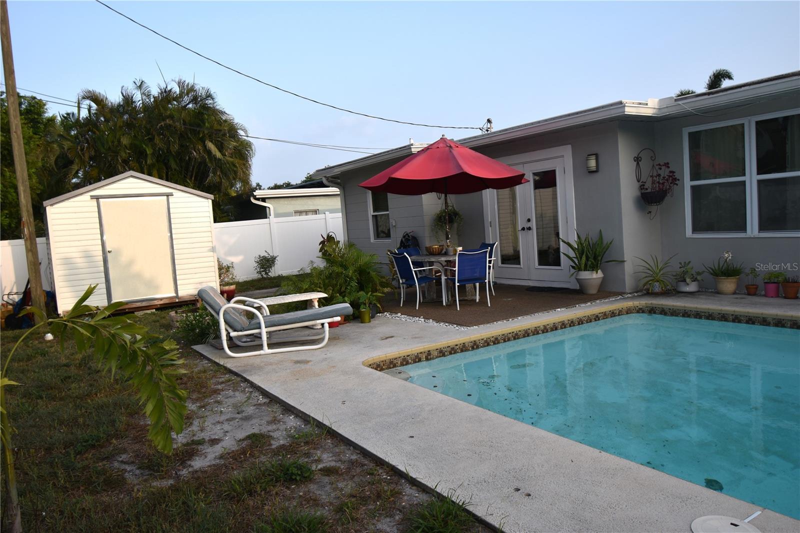 ESQUIRE MANOR - Residential