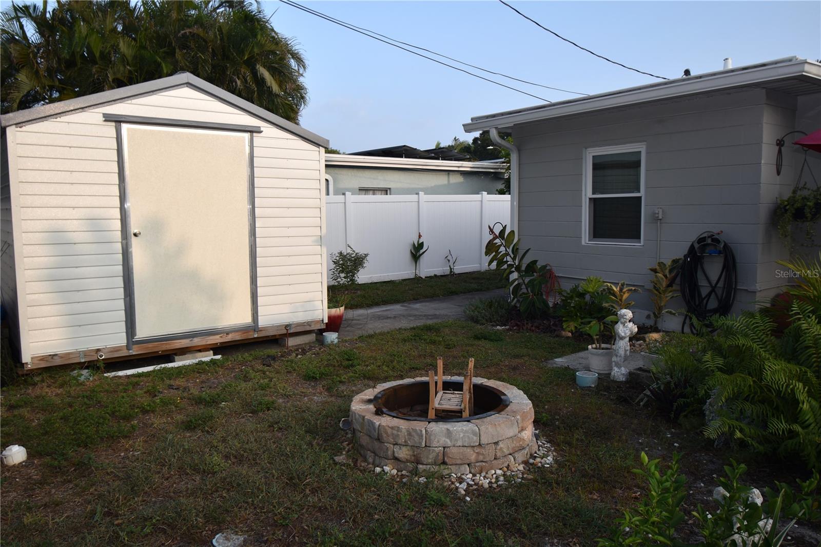 ESQUIRE MANOR - Residential