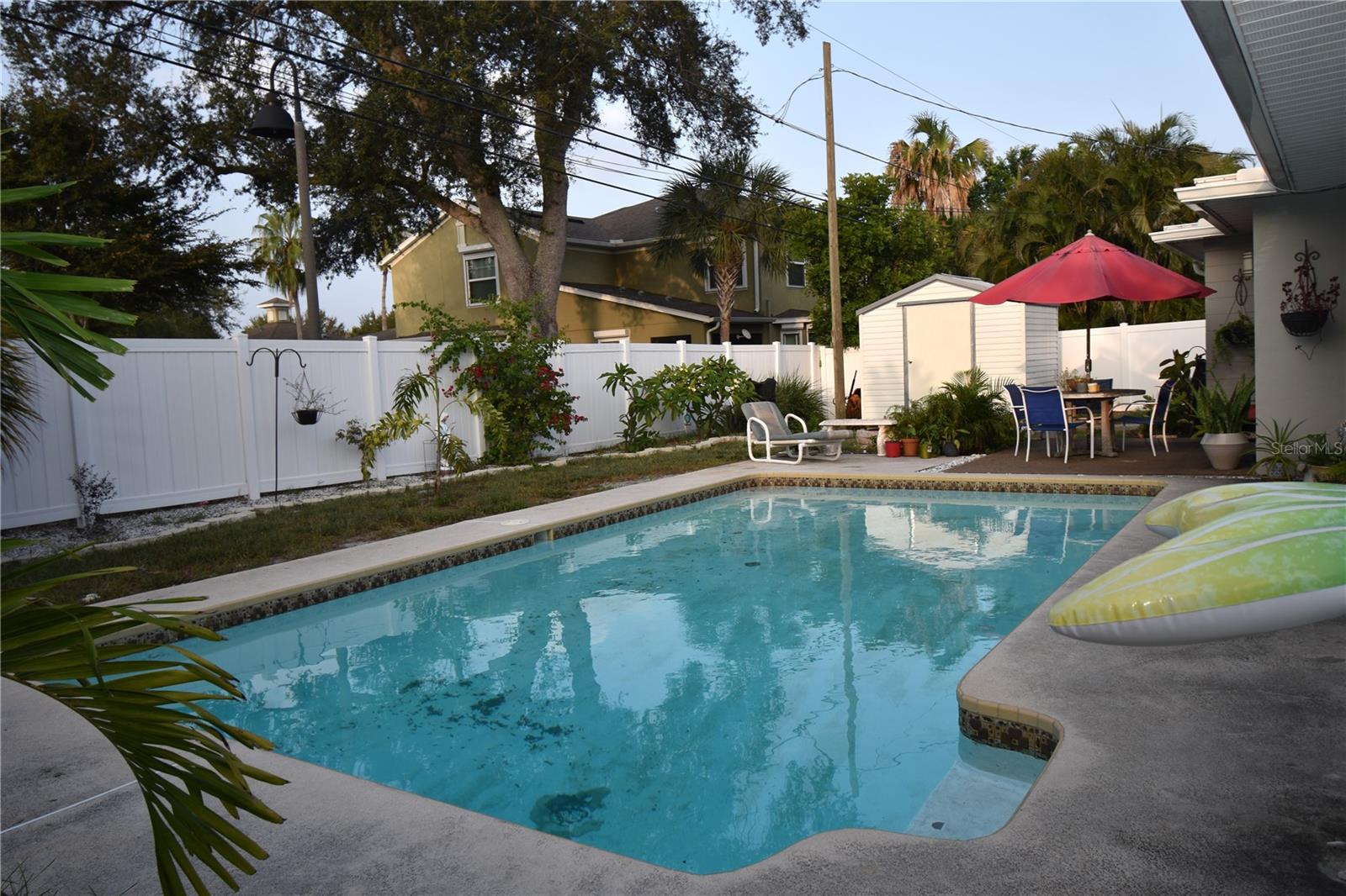 ESQUIRE MANOR - Residential