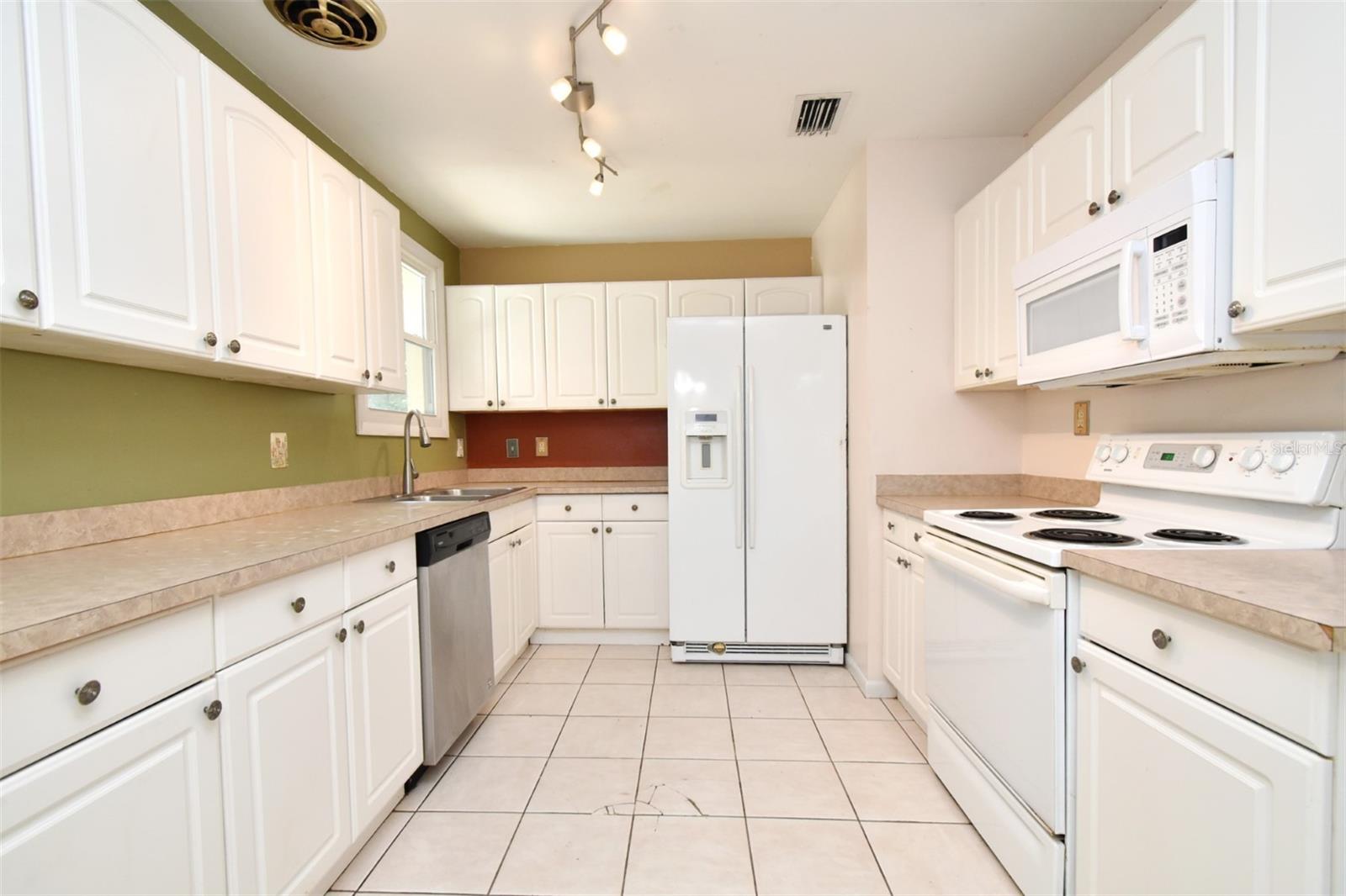 MEREDITH MANOR GOLF VIEW ESTATES SEC - Residential